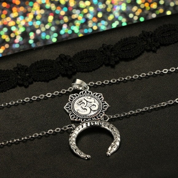 Om flower and lace choker set - Picture 3 of 6